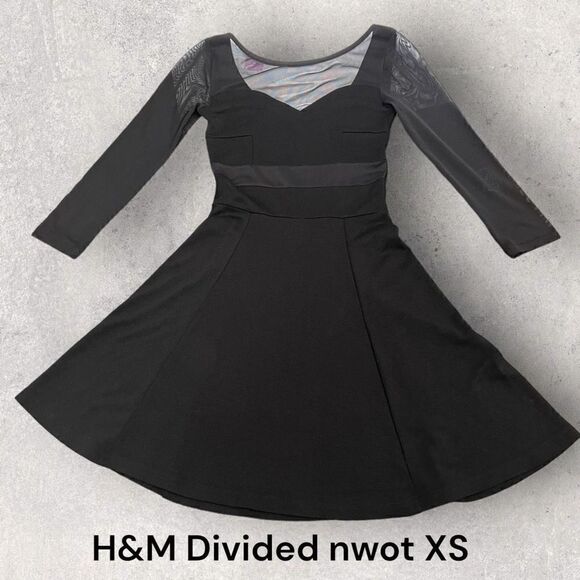H&M divided sweetheart neckline dress - Picture 1 of 4